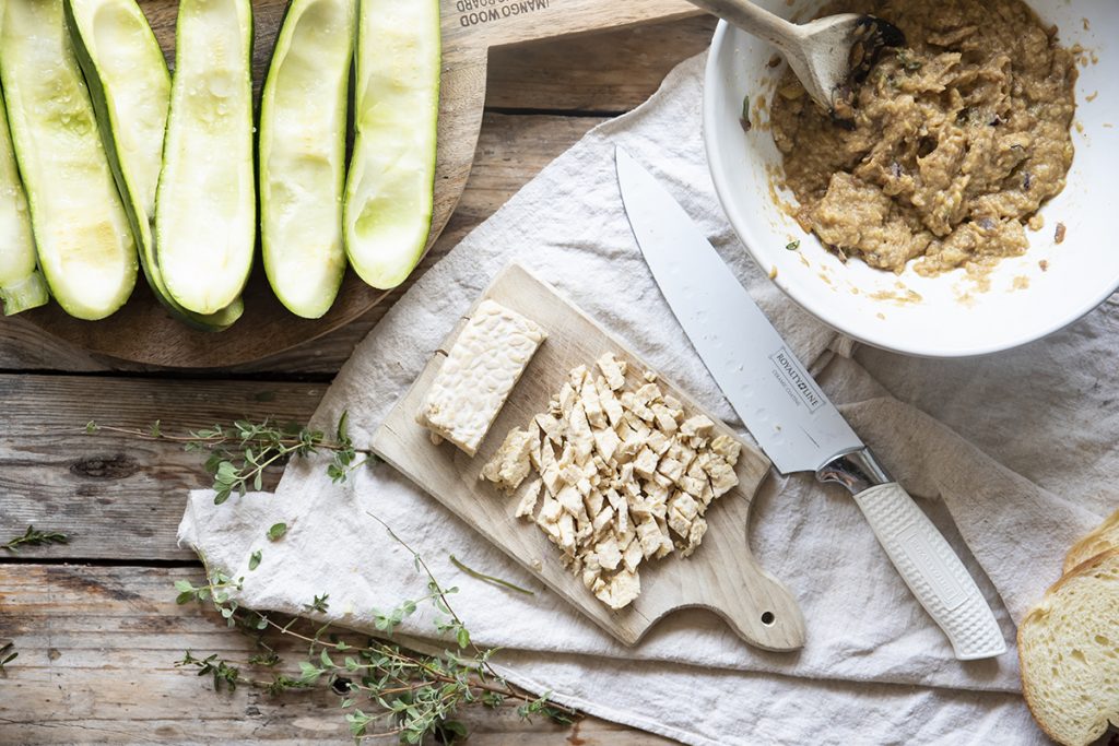 Zucchine ripiene di tempeh 8 zucchine ripiene settima