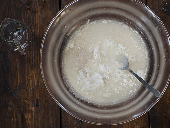 Base per pizza light e dietetica: la ricetta per un impasto soffice 2 base per pizza farina lievito acqua