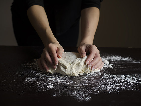 Base per pizza light e dietetica: la ricetta per un impasto soffice 5 5-impasto-pizza-spianatoia-ingredienti