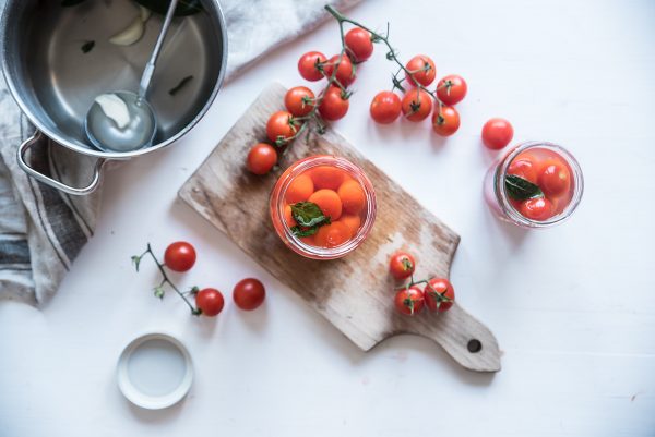 Pomodori in salamoia fatti in casa: la ricetta 3 Pomodori in salamoia vasetti
