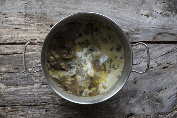 Vellutata di funghi: la ricetta della crema morbida 7 Ricetta vellutata funghi cottura patate e funghi