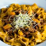 Tagliolini di castagne alla crema di zucca e germogli di porro 2 Tagliolini castagne crema zucca germogli porro