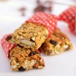 Barrette di avena, cocco e mirtilli per uno spuntino sano 1 ricetta barrette di avena, cocco e mirtilli