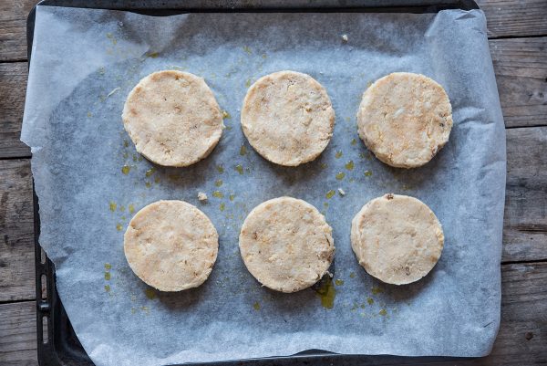 Burger di cavolfiore speziato, un secondo originale e leggero 5 burger veggie di cavolfiore