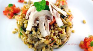 Insalata tiepida di kamut con champignon