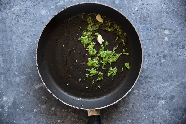 Pasta con avocado, pomodorini e gamberi: ricetta della pasta fredda passo passo 2 pasta fredda avocado uno