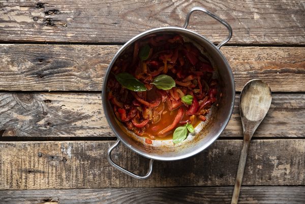 Pasta fredda con peperoni, mozzarella e pomodori 4 pasta fredda crema di pomodori tre