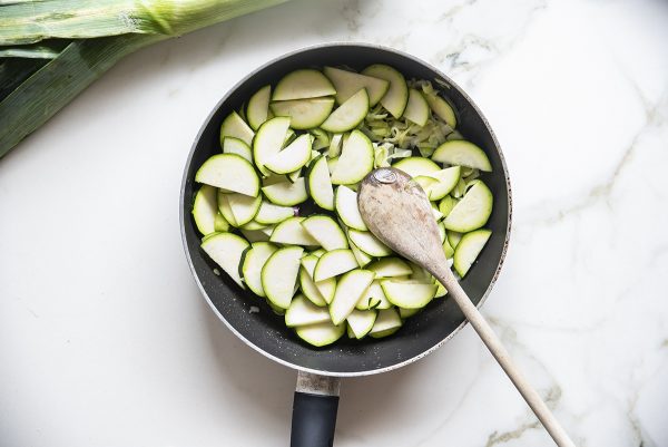Pasta con limone, zucchine e feta: una ricetta sfiziosa 5 pasta fredda zucchine quattro