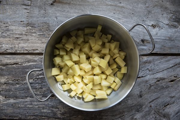 Vellutata di funghi: la ricetta della crema morbida 4 ricetta vellutata funghi patate pentola
