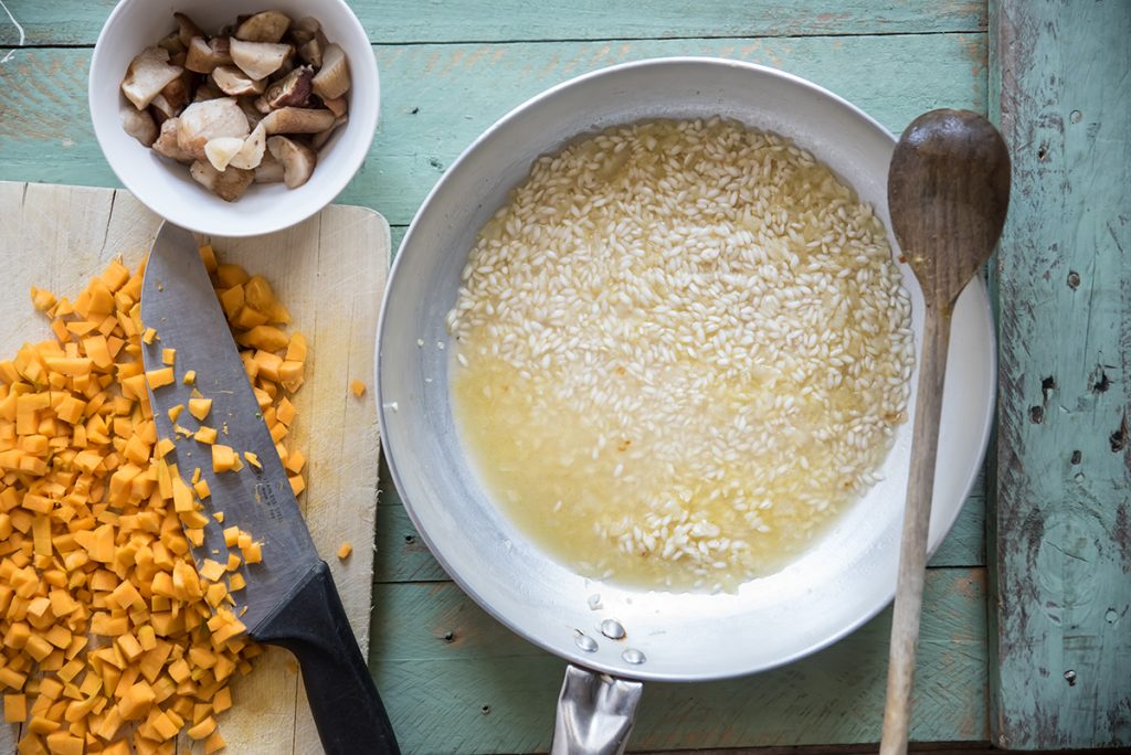Risotto con zucca e porcini 3 risotto zucca e porcini, tosta il riso