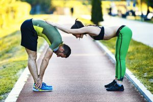 Lombalgia: che cos&rsquo;&egrave;, cause, sintomi, possibili terapie e esercizi per prevenire