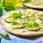 Pizza con zucchine grigliate e germogli di porro 1 Pizza con zucchine grigliate e germogli di porro