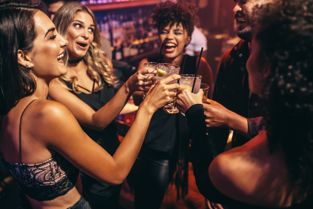 15 brutte abitudini che ti fanno invecchiare più in fretta 2 abitudini invecchiare festa
