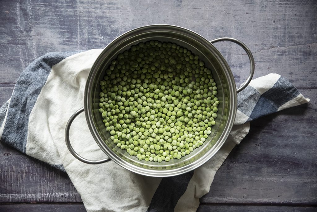 Zuppa di indivia allo zafferano con piselli 2 invidia uno