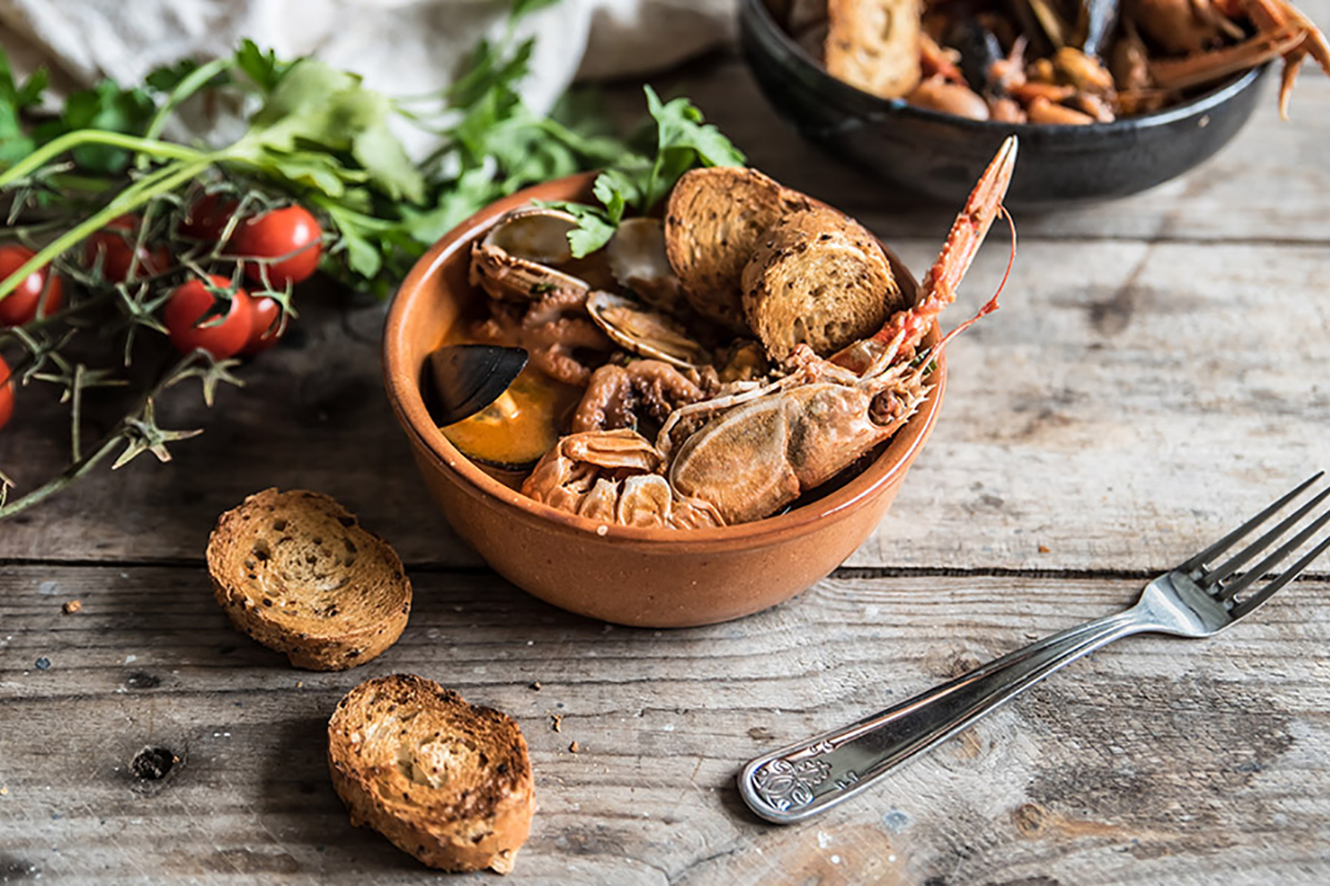Ricette di pesce: antipasti, primi e secondi, tante idee veloci e gustose 15 ricette di pesce zuppa di pesce