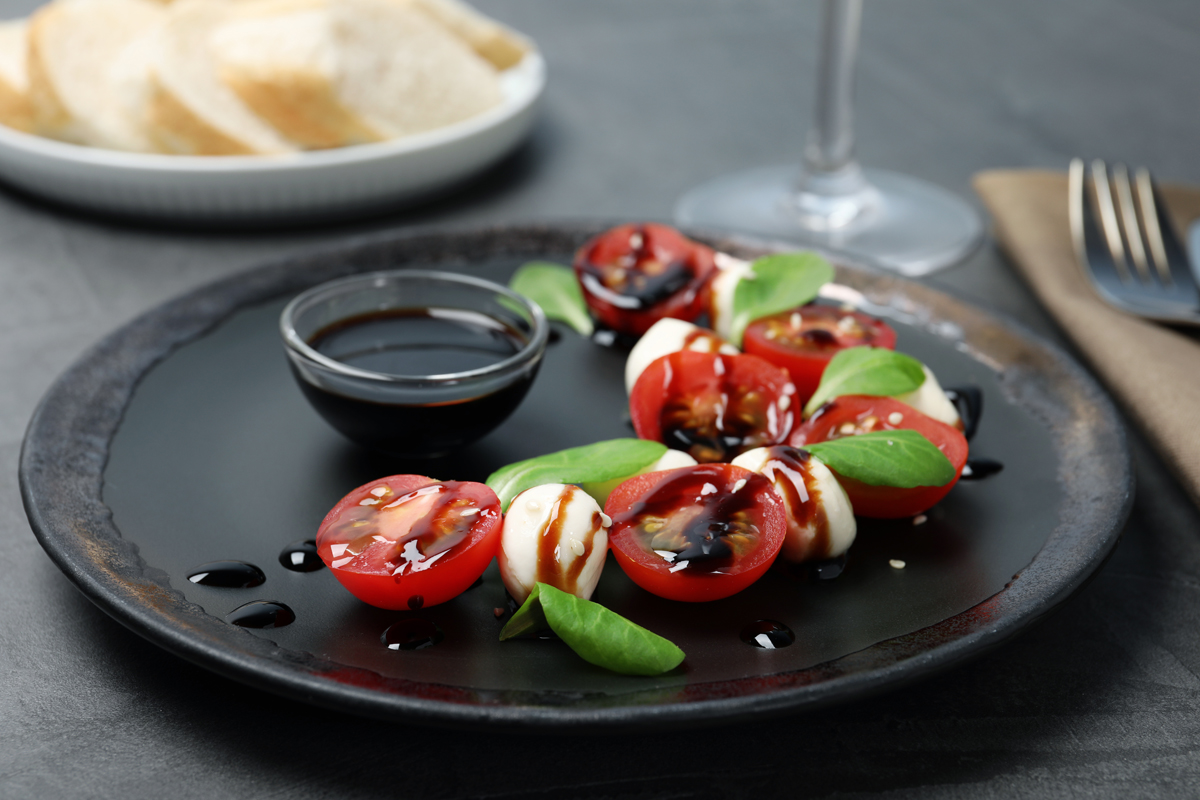 Salse light che vanno d'accordo con la dieta 19 Salse light: glassa di aceto balsamico