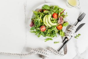 Tagliare calorie: a dieta non &egrave; tutto, ma qualche trucco aiuta!