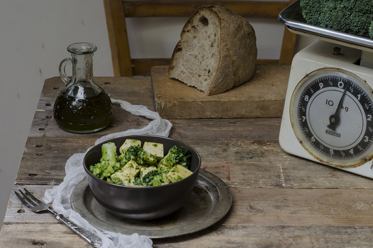 Ricette con broccoli: le migliori idee per fare il pieno di salute 6 Ricette con broccoli: broccoli e tofu al curry piccante