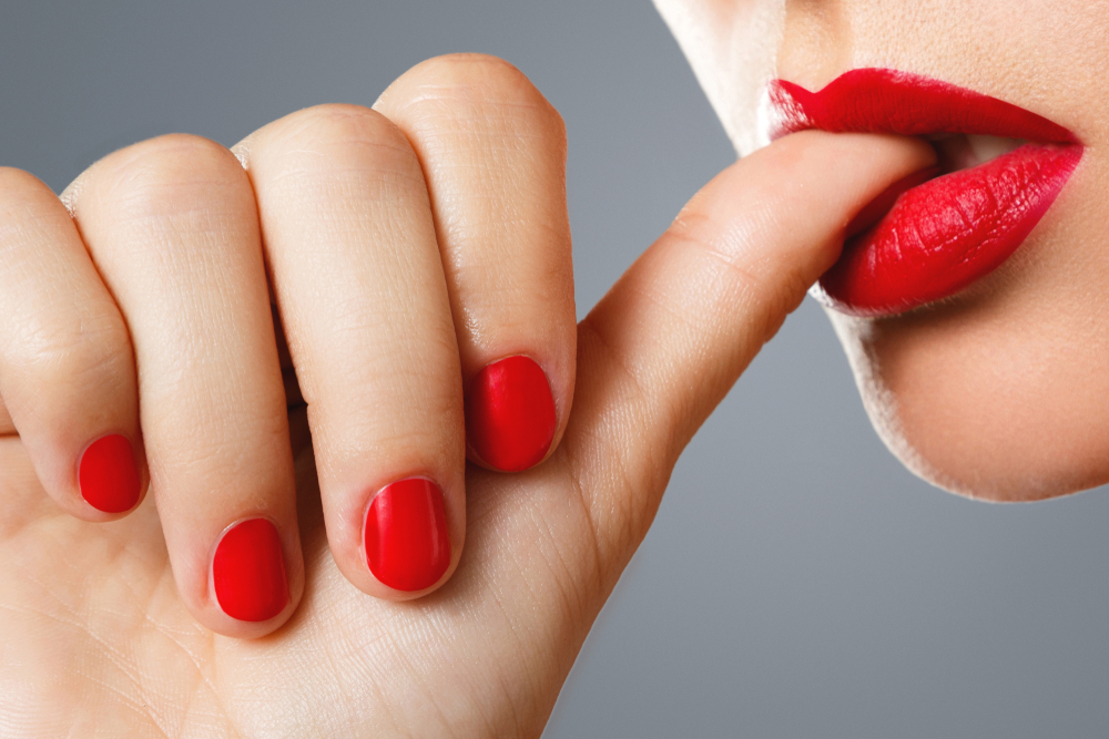 Mangiarsi le unghie: 6 rimedi per smettere 5 mangiarsi le unghie: che smalto usare