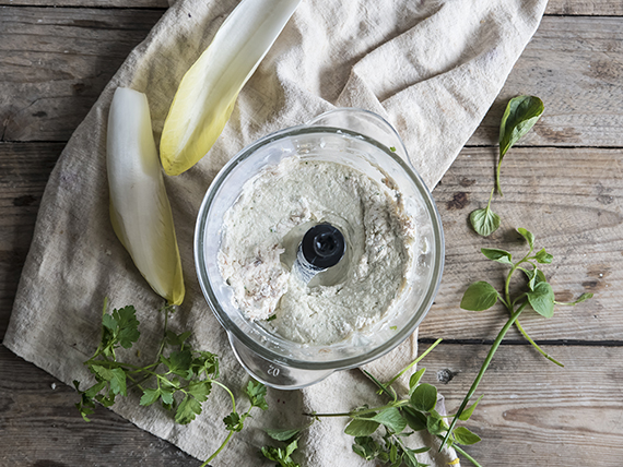 Barchette di indivia con mousse di robiola e tonno alle erbe 4 ricetta barchette indivia frulla