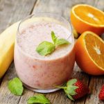Smoothie di fragole e banane: la ricetta del frullato salutare 1 frullato fragole banane arance