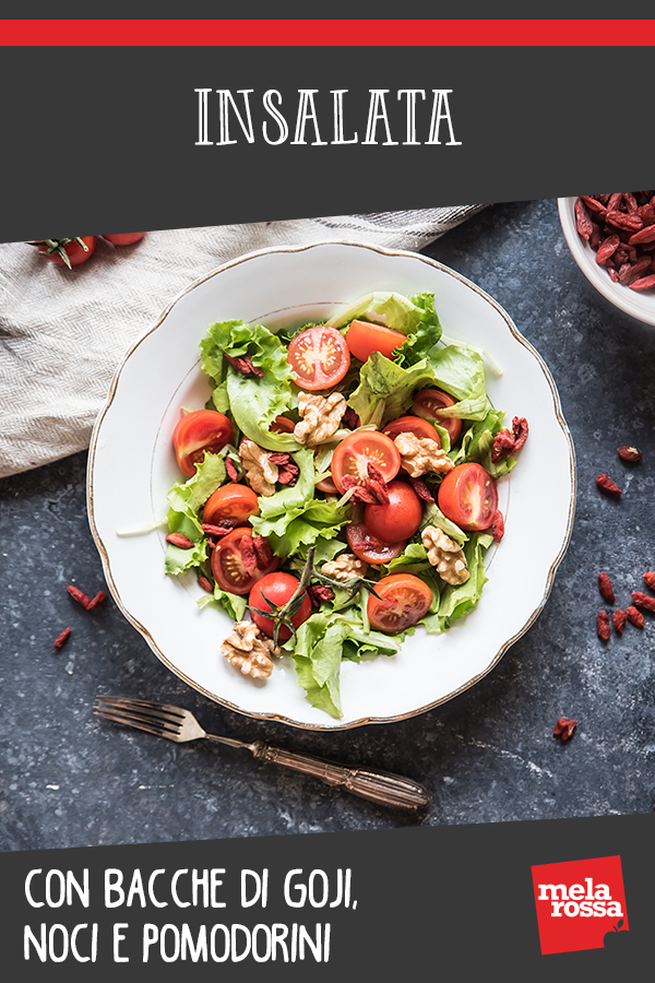 Insalata con bacche di goji, noci e pomodorini 3 Insalata con bacche di goji, noci e pomodorini