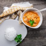 Pollo al latte di cocco: con riso, un secondo piatto esotico 1 ricetta pollo al cocco
