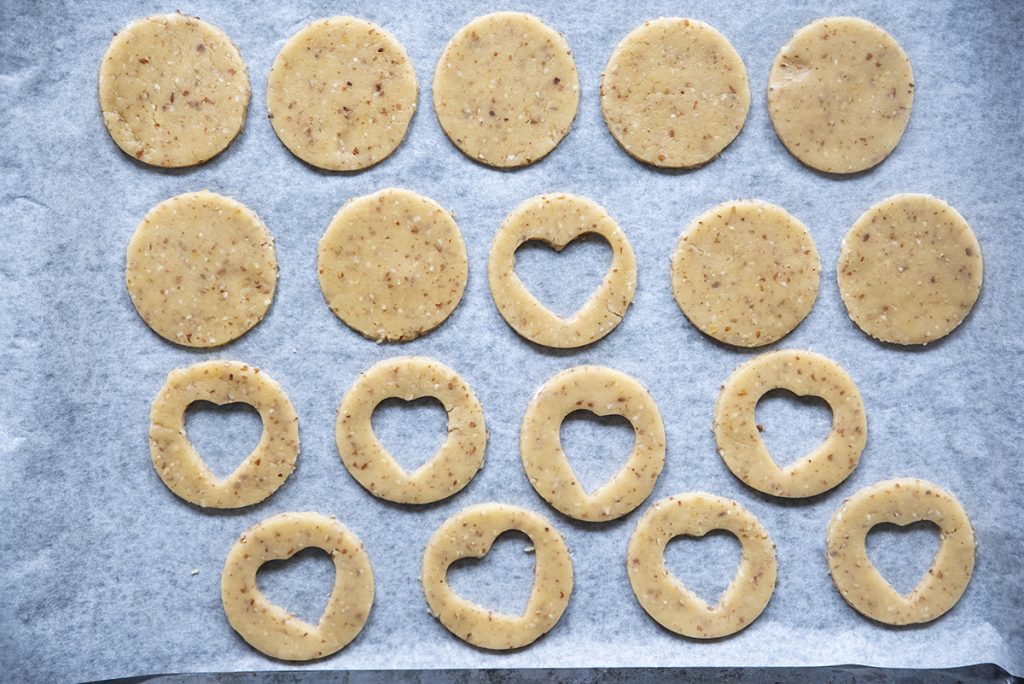 Biscotti integrali di farro e mandorle con confettura 5 biscotti mandorle cinque