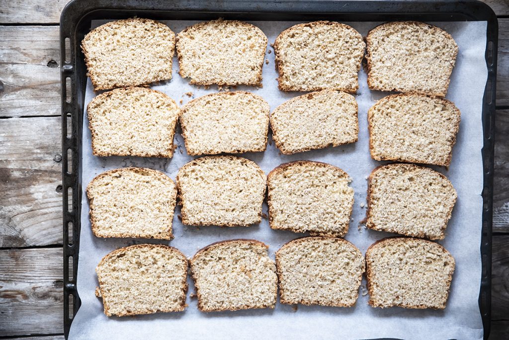 Fette biscottate integrali: ricetta per farle in casa 7 fette sette