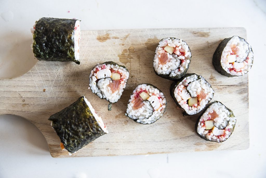 Futomaki con salmone e uova di lompo 6 futomaki sei