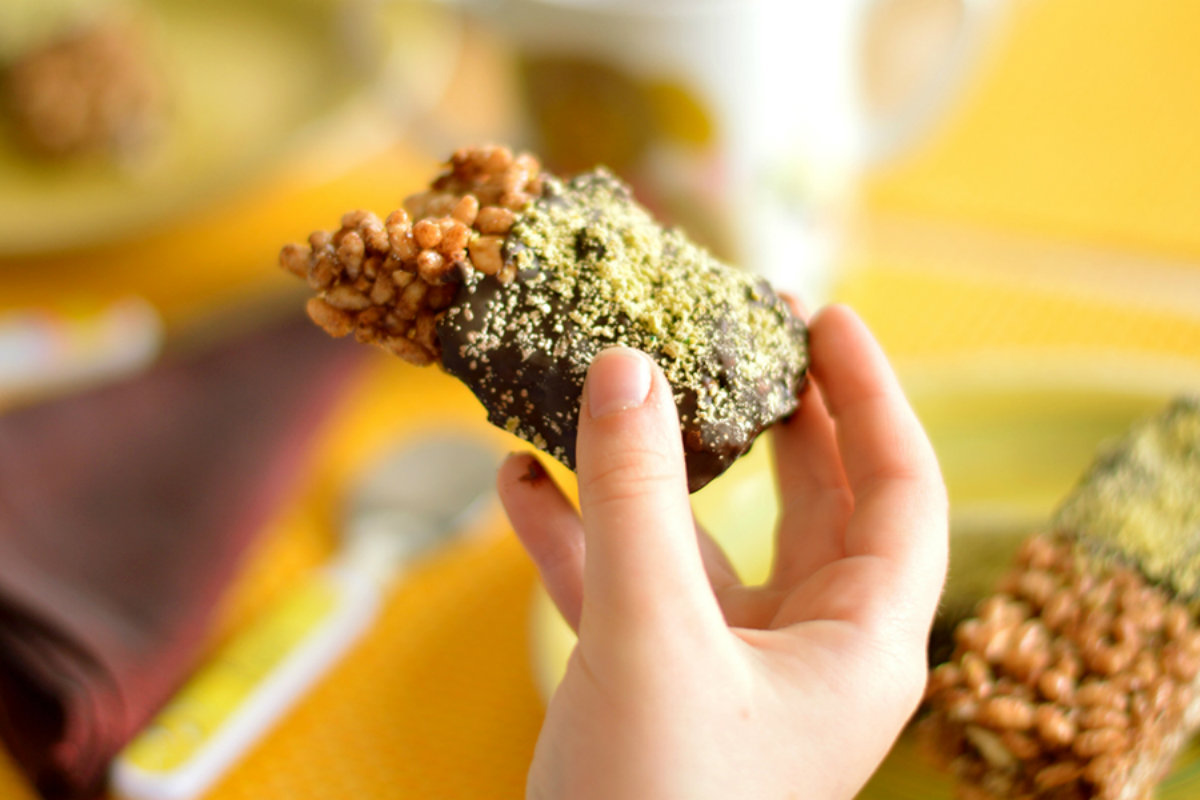 Ricette con nocciole: idee light e nutrienti da provare in cucina 9 ricette con nocciole, barrette di riso soffiato e nocciole
