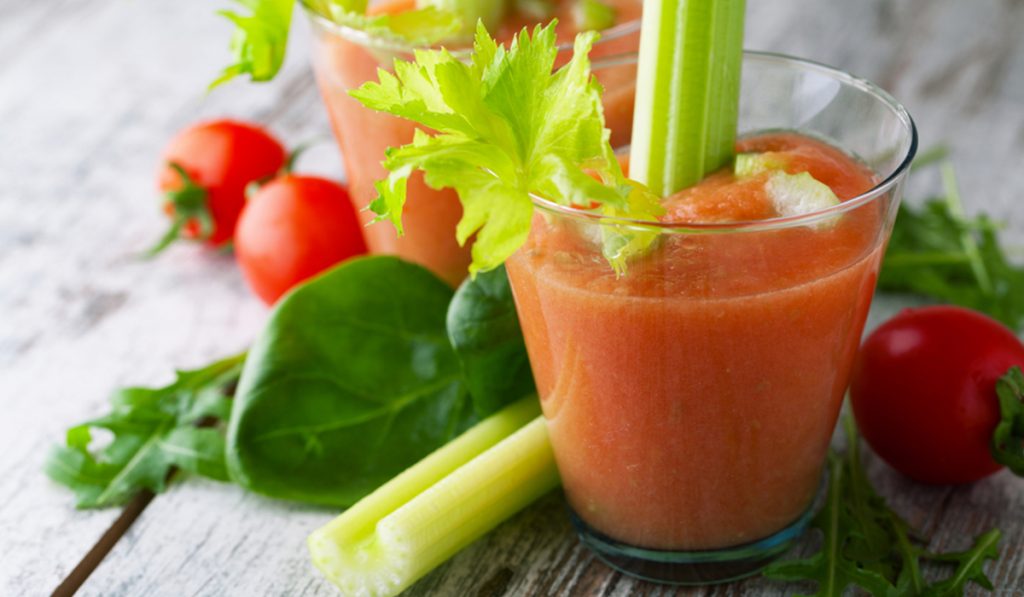 Pompelmo: proprietà, benefici, le migliori ricette, controindicazioni 7 ricette con sedano, smoothie pomodoro, pompelmo e e sedano