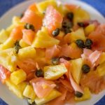 Salmone, ananas e capperi 1 salmone ananas capperi