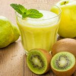Smoothie per fare il pieno di fibre 1 smoothie mela pera kiwi