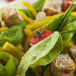 Insalata con crostini e pomodorini ripieni di robiola 1 insalata pomodorini robiola con crostini