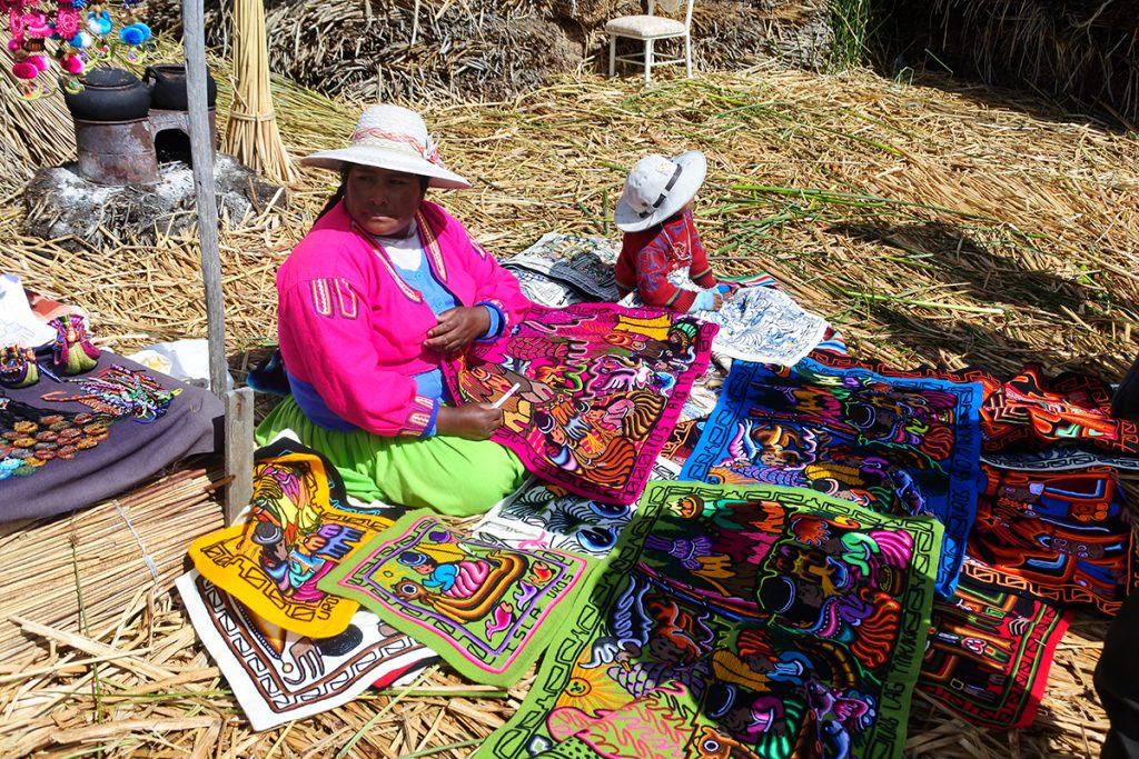 Viaggio in Perù: Titicaca, Machu Picchu, Cuzco 20 lago titicaca isola galleggiante degli uros 2 1
