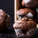 Muffin light al cioccolato e nocciole 1 muffin light al cioccolato