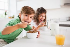 Obesit&agrave; infantile: saltare la colazione aumenta il rischio di sviluppare la patologia