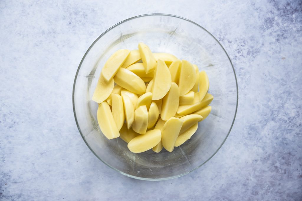 Patate al forno: la ricetta fotografata e i segreti per avere delle patate croccanti 3 patate due