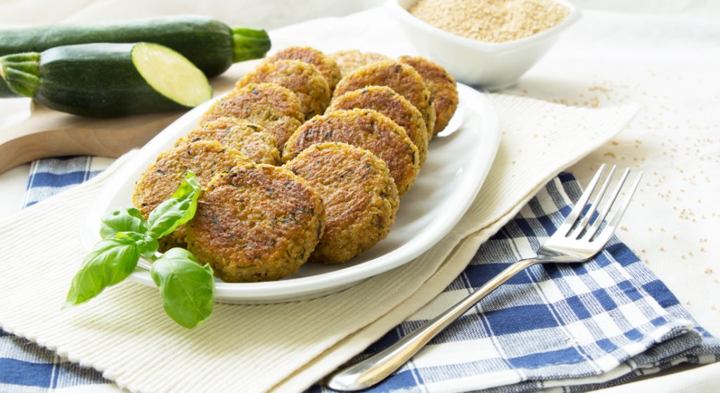 Picnic senza glutine perfetto: 8 ricette facili, sane e light 3 picnic senza glutine: polpette di quinoa