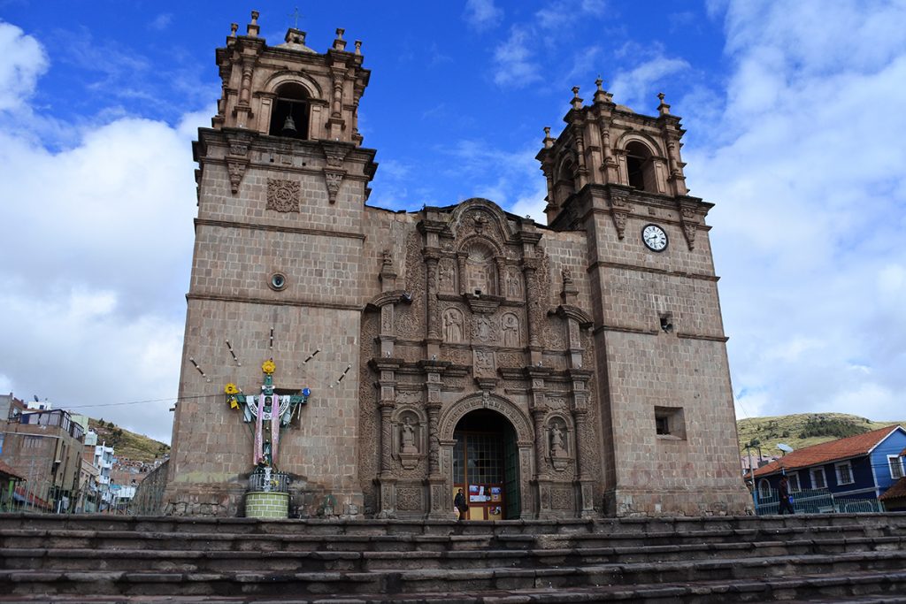 Viaggio in Perù: Titicaca, Machu Picchu, Cuzco 28 puno cattedrale 1