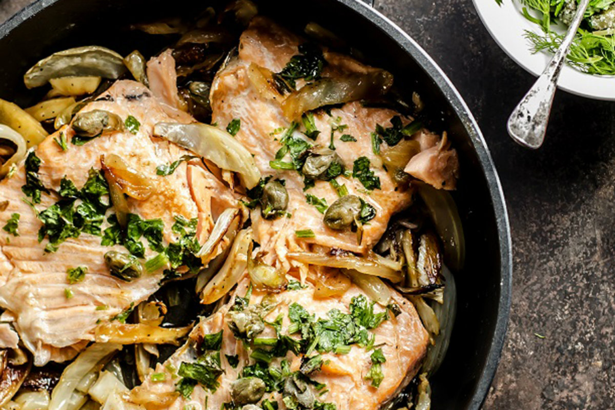 Ricette con i finocchi: le migliori idee sane e nutrienti 8 ricette con finocchi, salmone a forno con finocchi