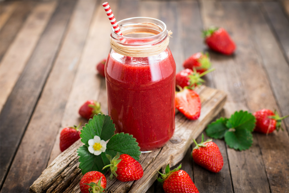 Ricette con le fragole, colorate e leggere 19 Ricette con le fragole: frullato fragole e lamponi