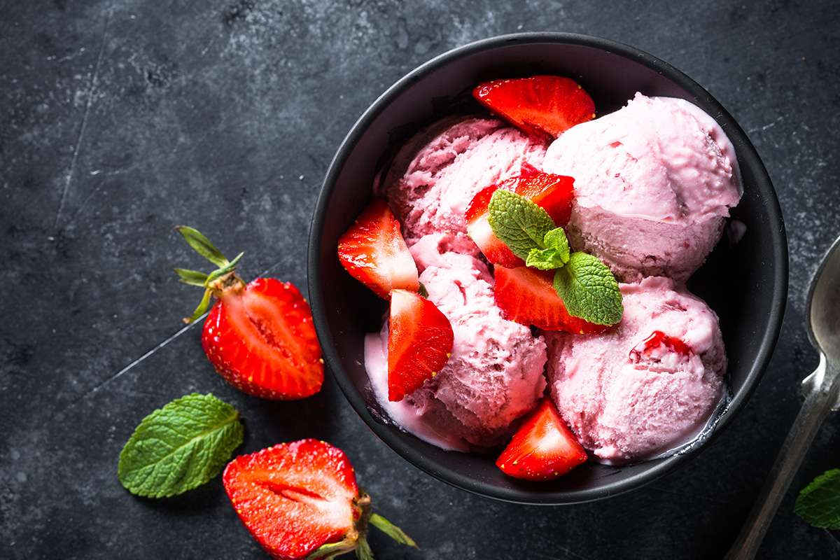 Ricette con le fragole, colorate e leggere 9 Ricette con le fragole: gelato