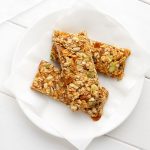 Barrette di cornflakes con frutta secca mista 1 barrette cornflakes frutta secca ricetta