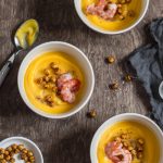 Crema di ceci alla curcuma e gamberi con prosciutto 1 Crema di ceci alla curcuma