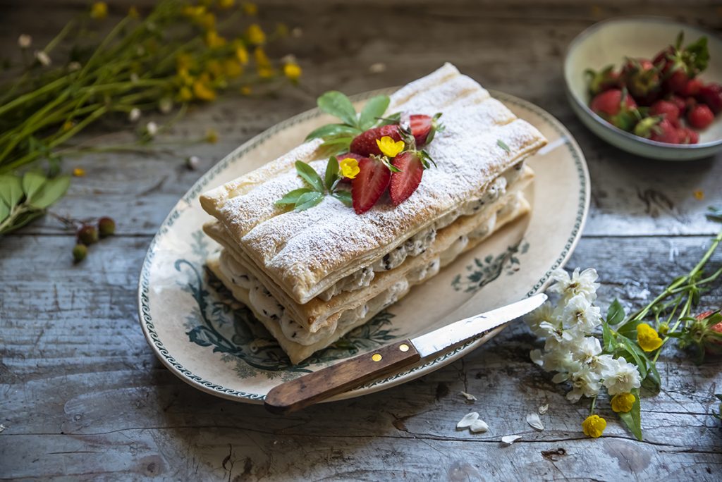 Festa della mamma: 10 ricette che ti ricordano la tua infanzia 10 festa della mamma millefoglie ricotta fragole cioccolato