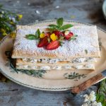 Millefoglie con ricotta, fragole e cioccolato 1 millefoglie