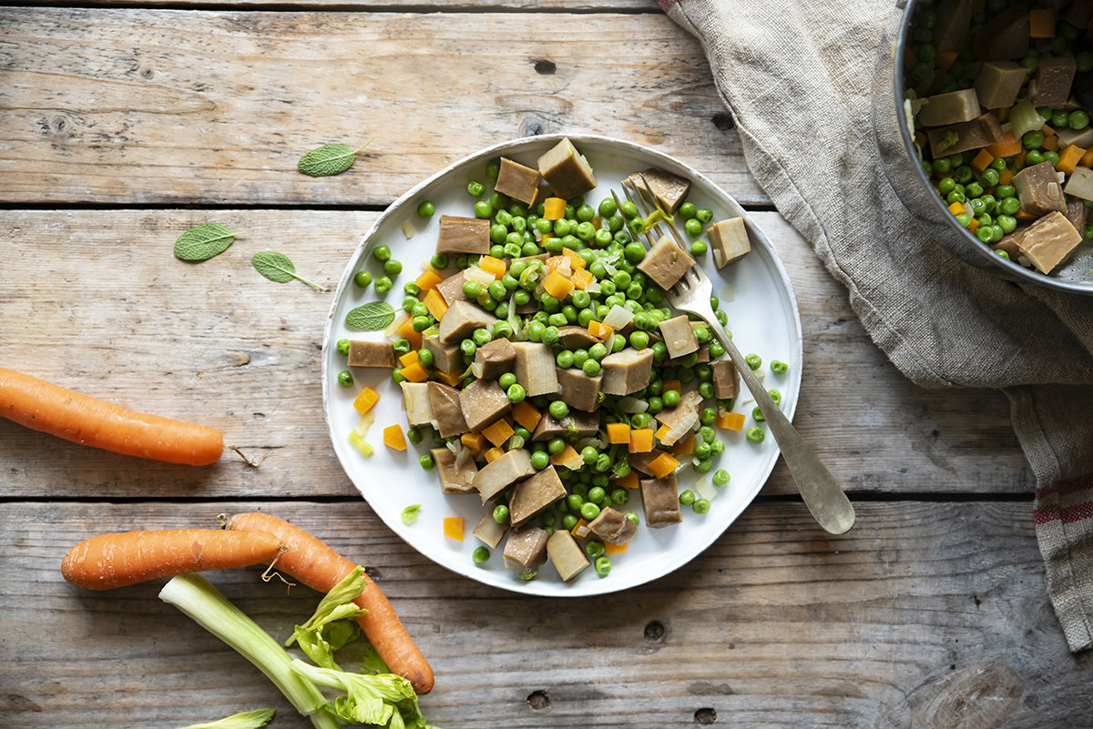 Le migliori ricette con piselli leggere e nutrienti di Melarossa 11 spezzatino di seitan con piselli