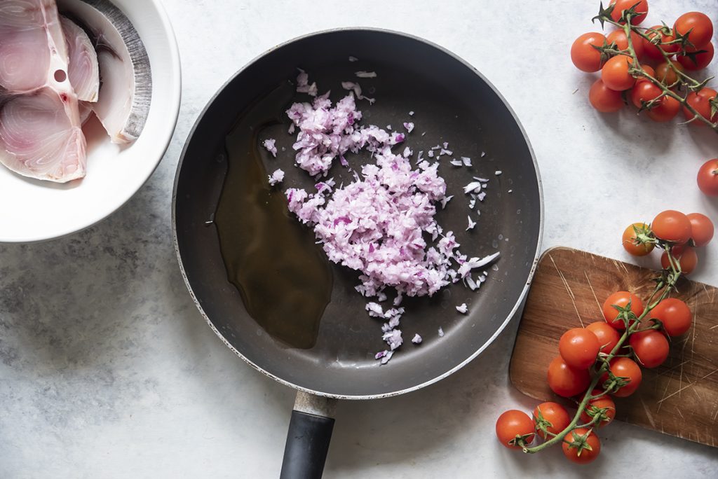 Pesce spada alla siciliana in padella: ricetta step by step con ingredienti, foto e videoricetta 2 spada uno